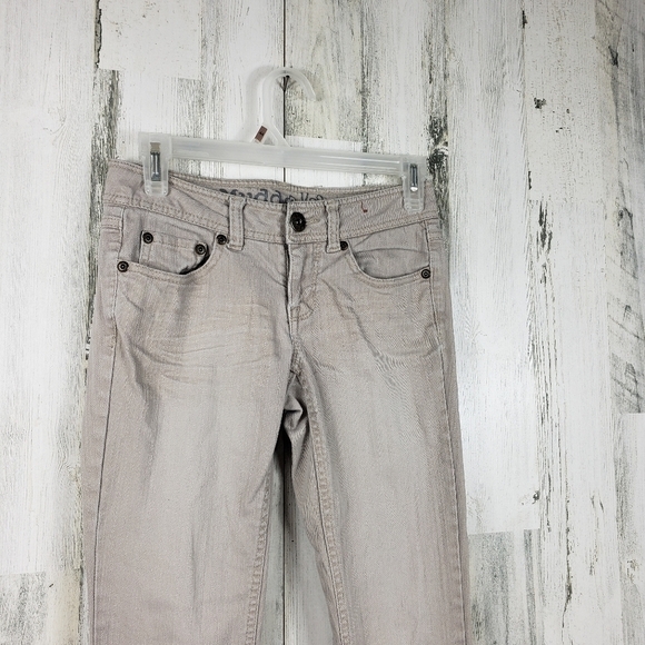 3/$15 Mudd tan low rise skinny Jean's junior size 1 - Picture 2 of 11